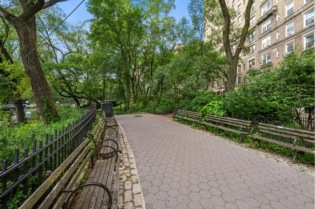 $795,000 | 611 West 111th Street, Unit 6 | Morningside Heights