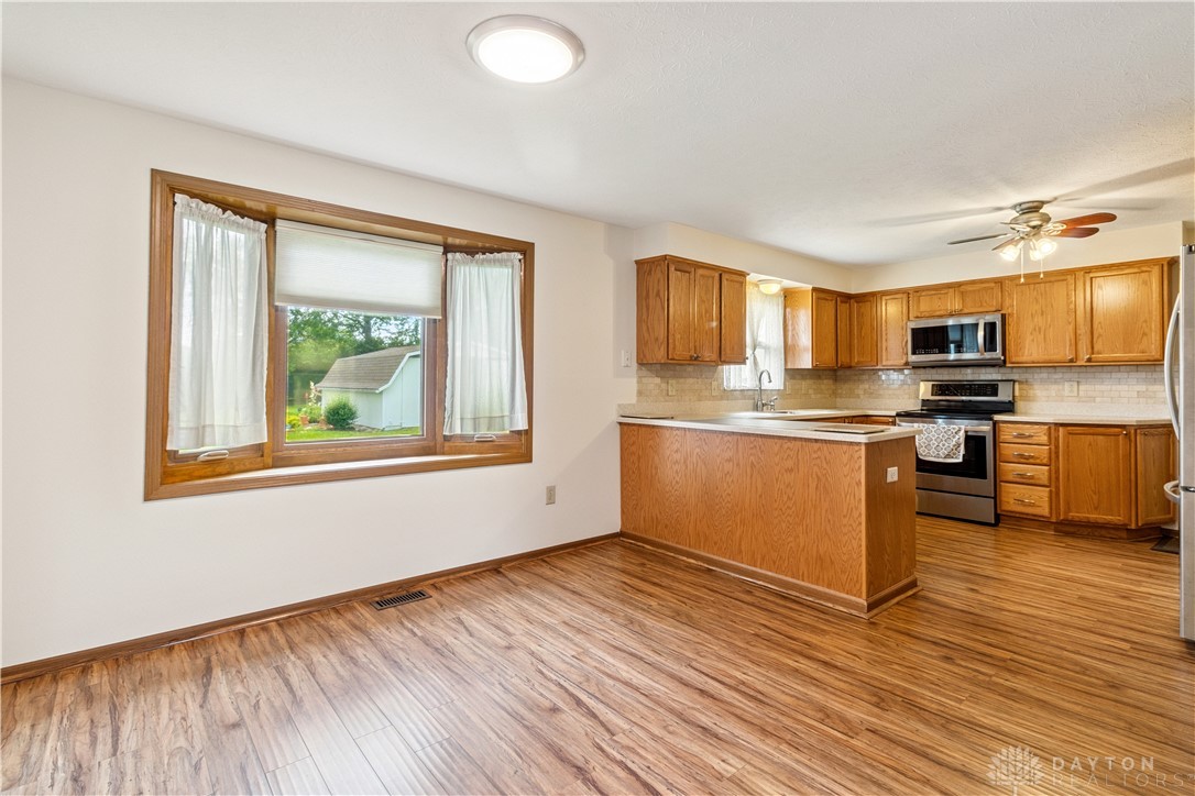 3697 Kemp Road Beavercreek, OH 45431 - Photo 8 of 28