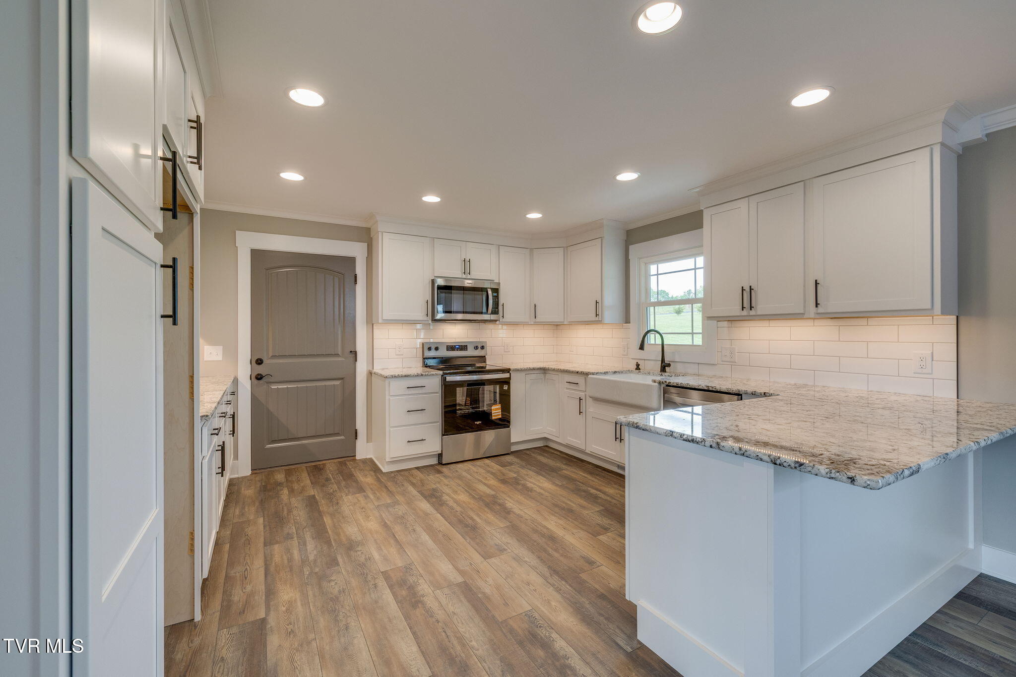 518 Providence Road Limestone, TN 37681 - Photo 12 of 42 011
