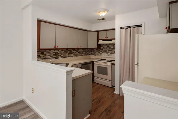 $220,000 | 2 Fallen Tree Court, Unit 2H, Baltimore, MD 21227