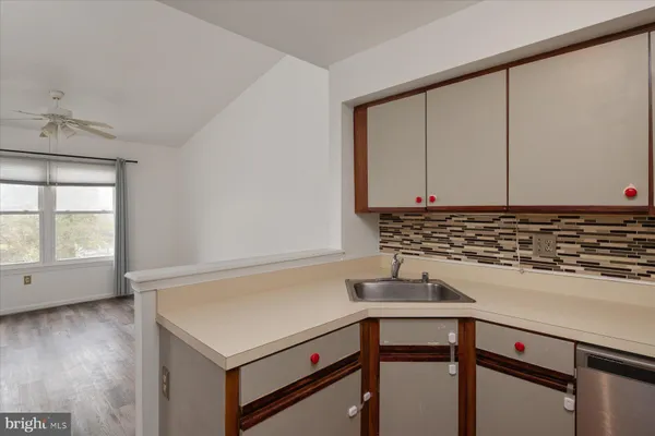 $220,000 | 2 Fallen Tree Court, Unit 2H, Baltimore, MD 21227