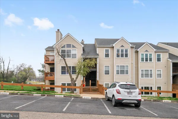 $220,000 | 2 Fallen Tree Court, Unit 2H, Baltimore, MD 21227
