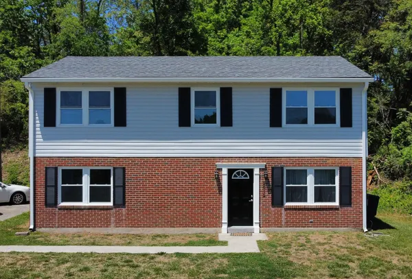 $1,295 | 2812 Vinyard Avenue Northeast, Unit 2, Roanoke, VA 24012