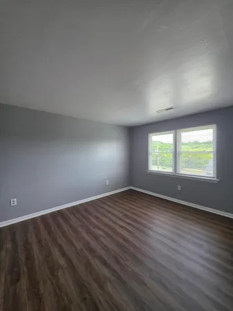 $1,295 | 2812 Vinyard Avenue Northeast, Unit 2, Roanoke, VA 24012
