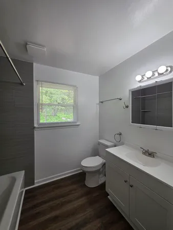 $1,295 | 2812 Vinyard Avenue Northeast, Unit 2, Roanoke, VA 24012