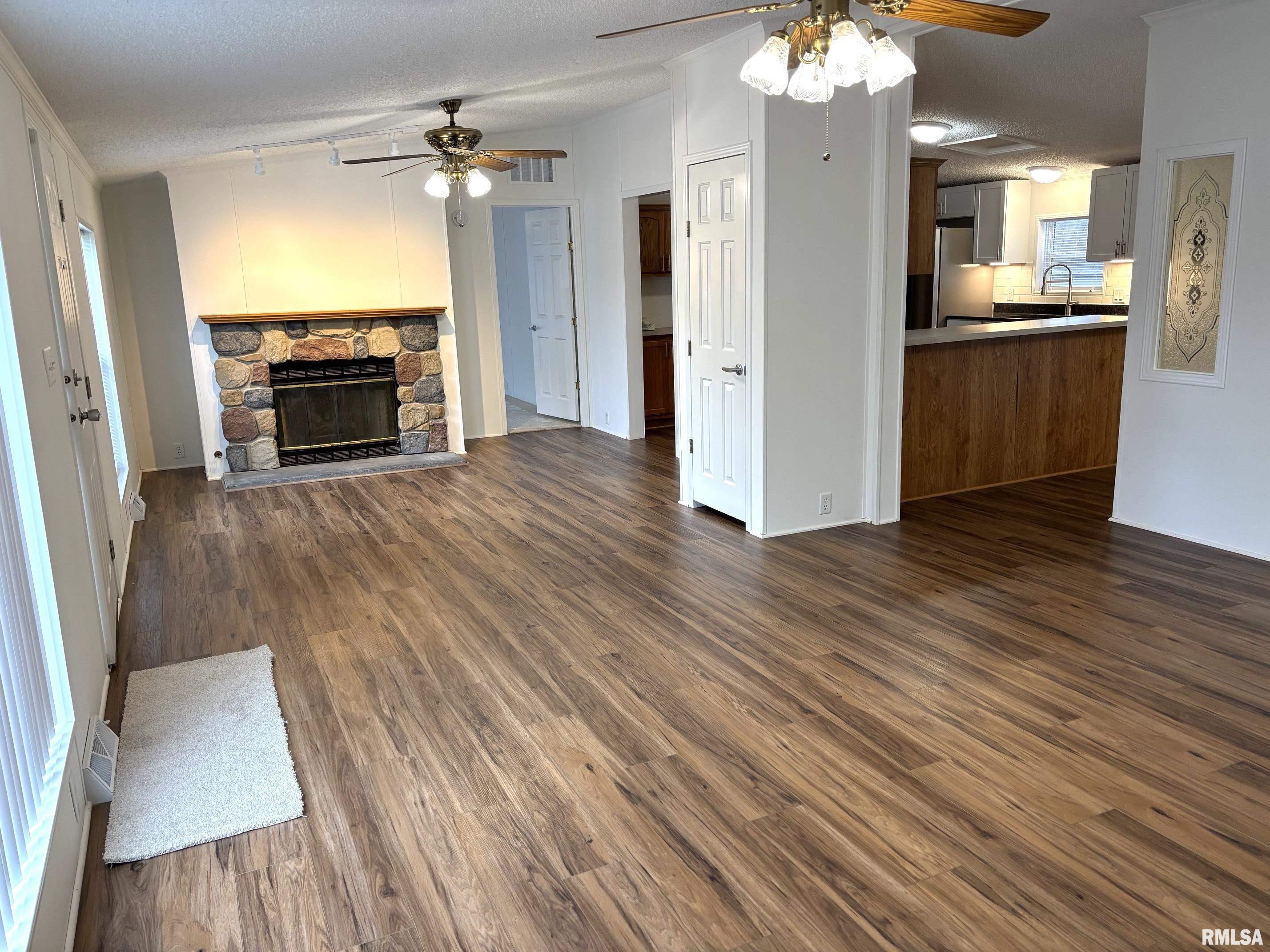 2800 Vía Rosso, Unit 73 Springfield, IL 62703 - Photo 11 of 43