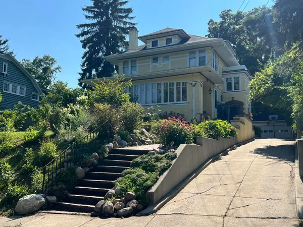 $565,000 | 119 Prairie Avenue, Kalamazoo, MI 49006