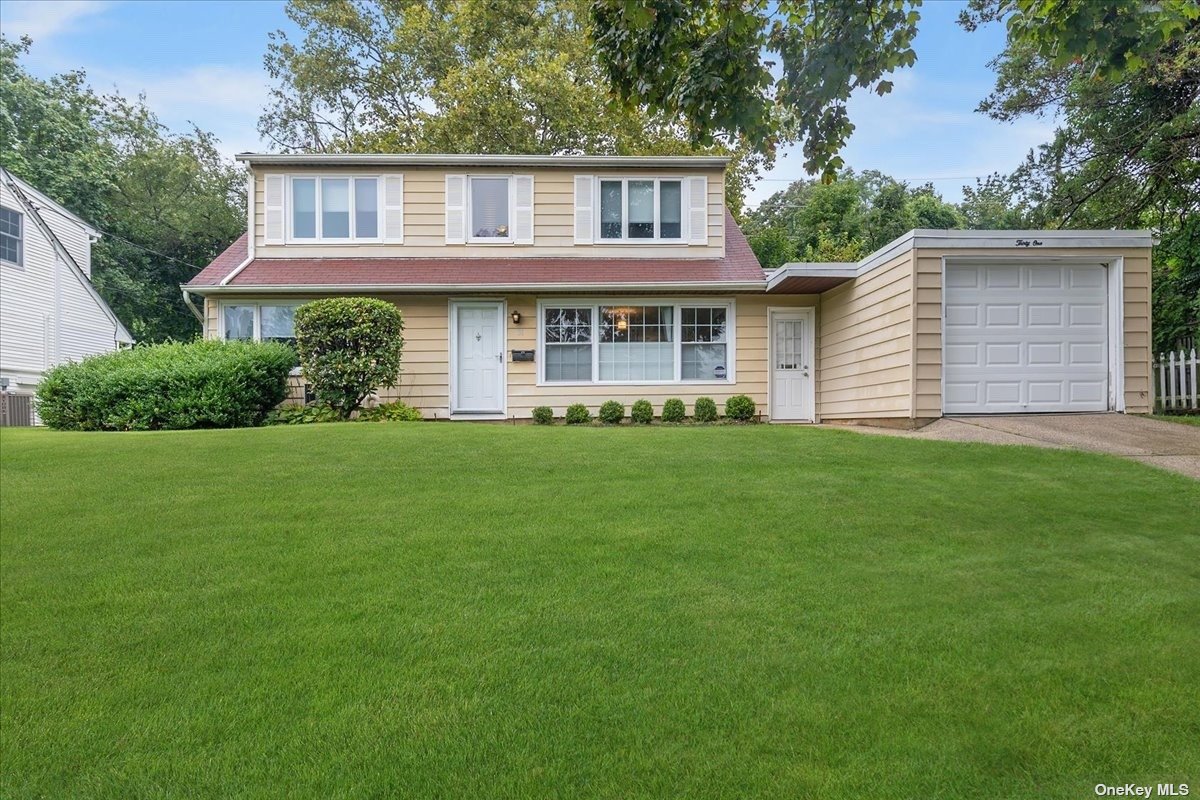 31 Guilford Road Port Washington, NY 11050 - Photo 1 of 1 Gallery Image 1