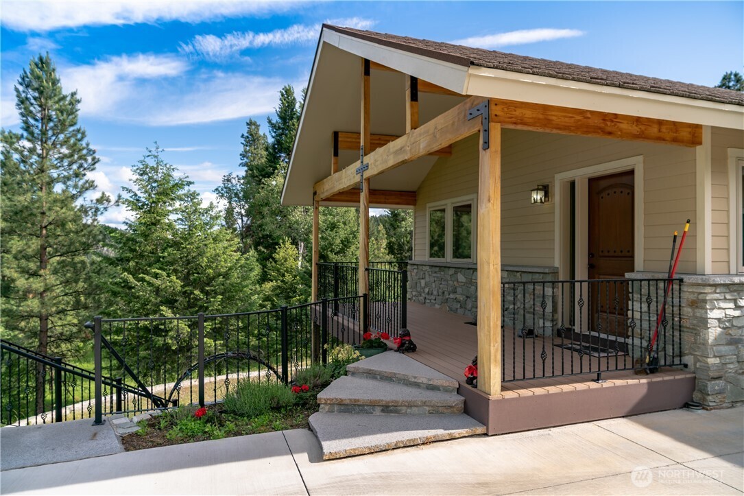 54 Spring Meadow Lane Oroville, WA 98844 - Photo 4 of 25