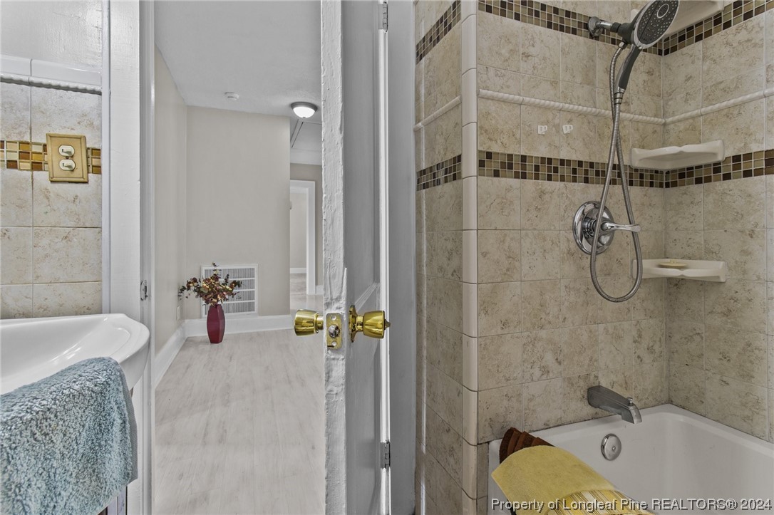 8442 Fayetteville Road Godwin, NC 28344 - Photo 11 of 37 Gallery Image 11