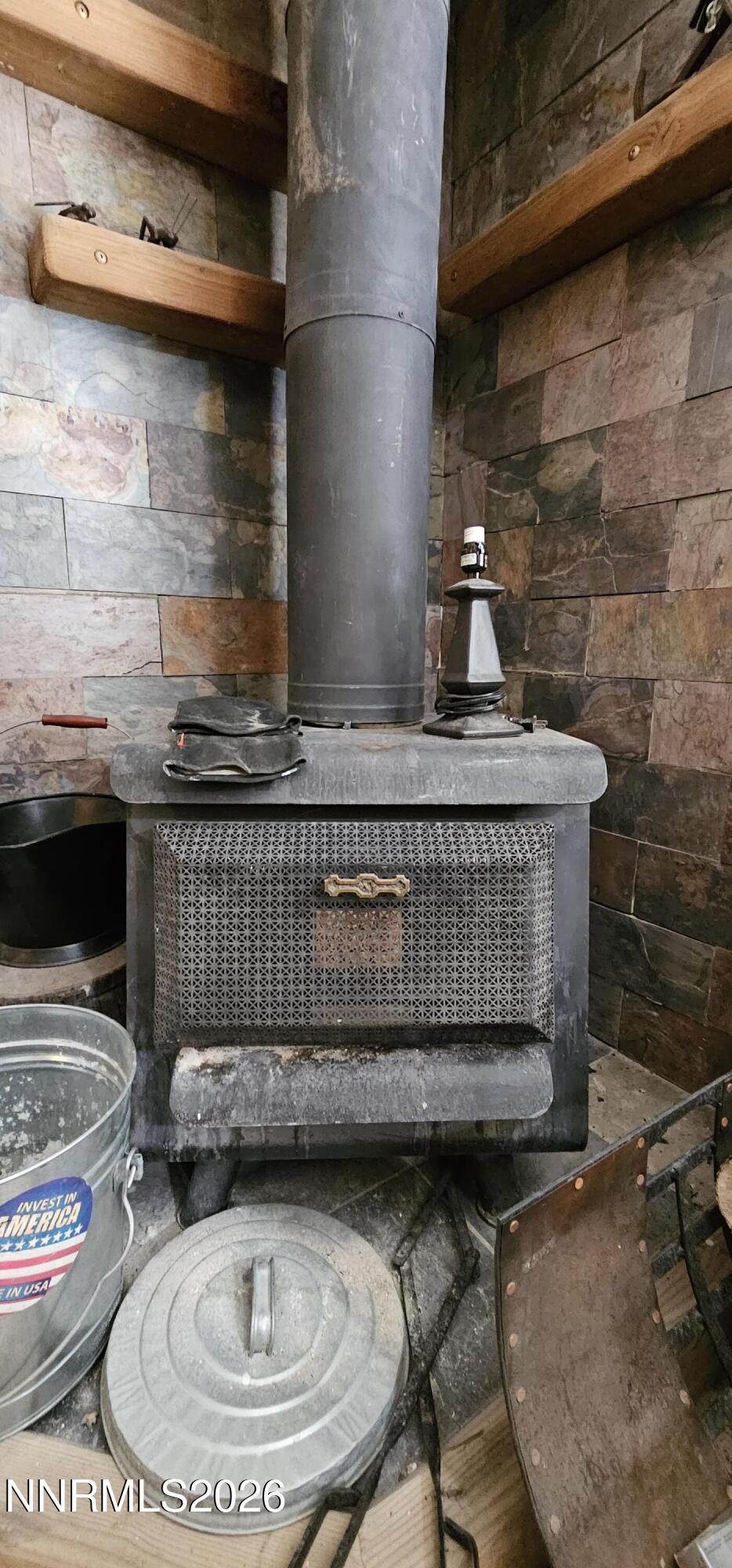 8 Buckhorn Court Kingston, NV 89310 - Photo 17 of 34 a kitchen with a stove a sink and a stove