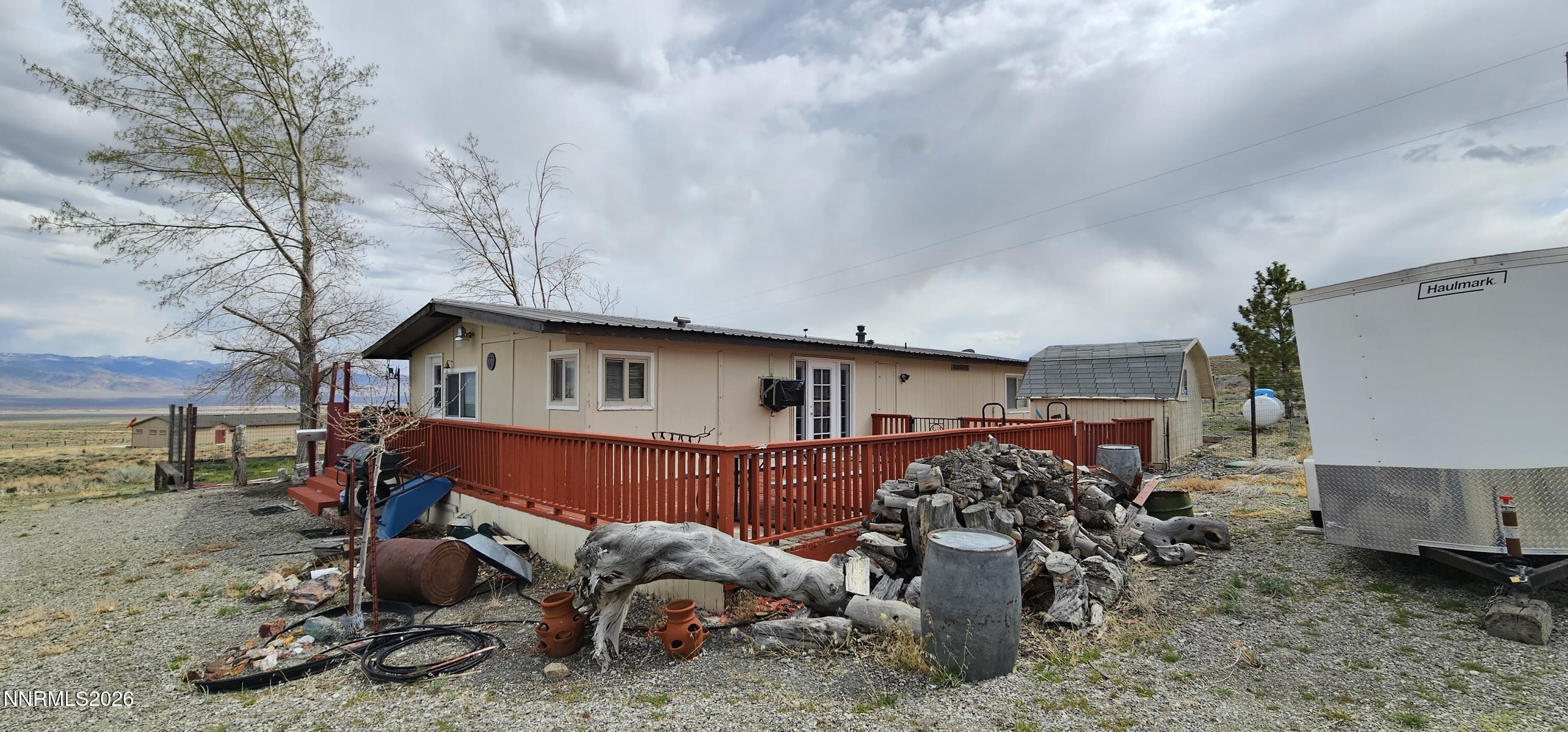 8 Buckhorn Court Kingston, NV 89310 - Photo 9 of 34 a view of a house with backyard and sitting area