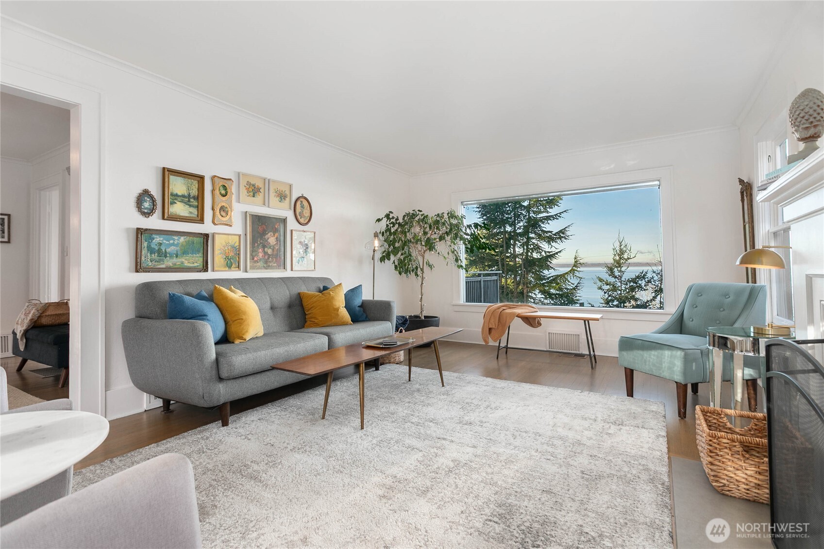 322 South Forest Street Bellingham, WA 98225 - Photo 6 of 34 a living room with furniture and a large window