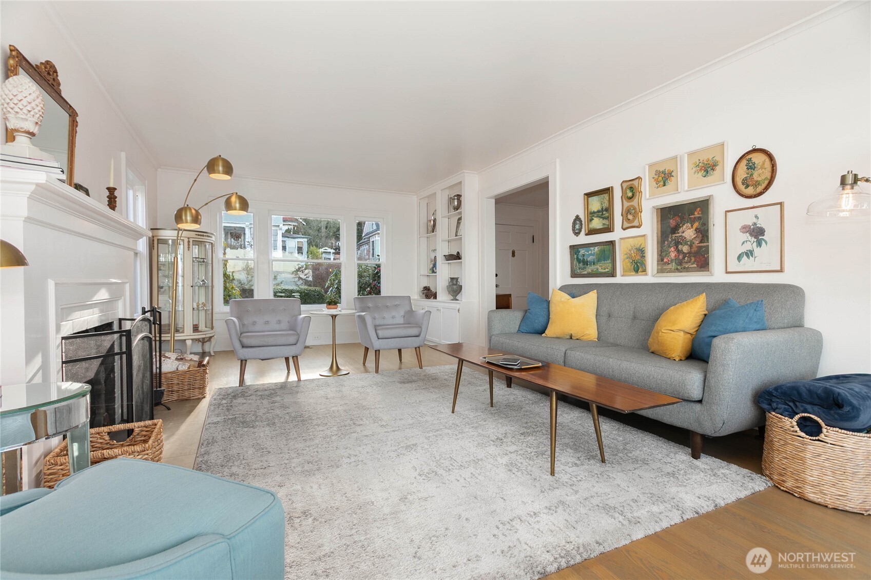 322 South Forest Street Bellingham, WA 98225 - Photo 8 of 34 a living room with furniture and a chandelier