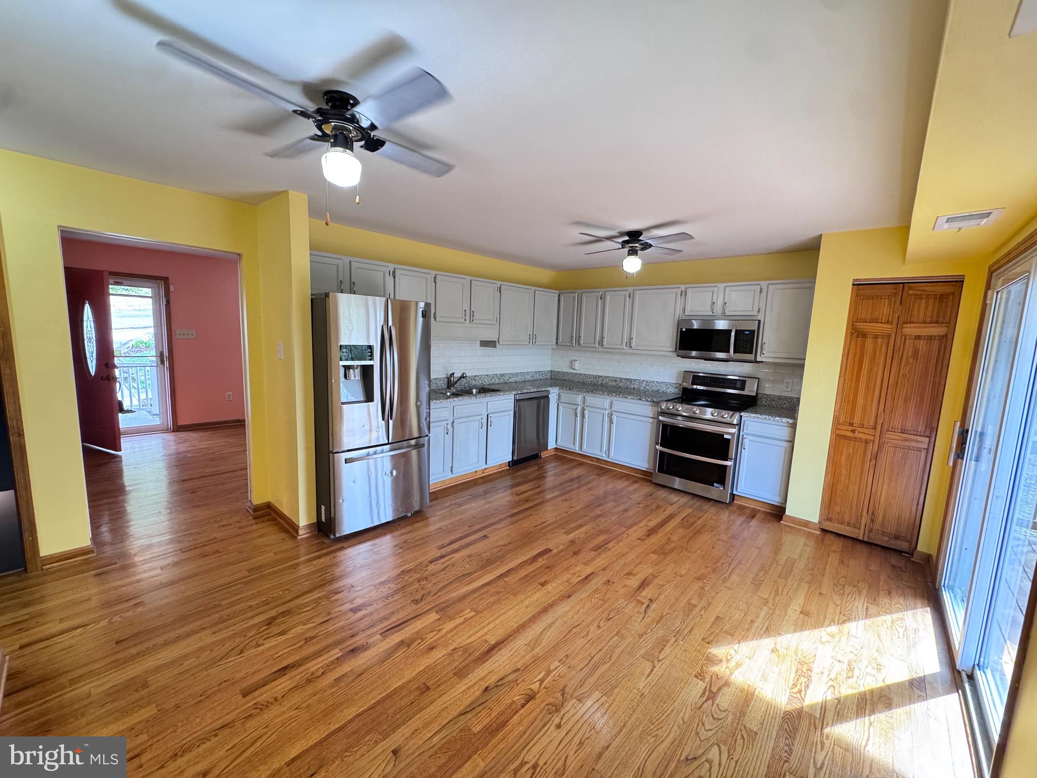 505 4th Avenue Brunswick, MD 21716 - Photo 11 of 54