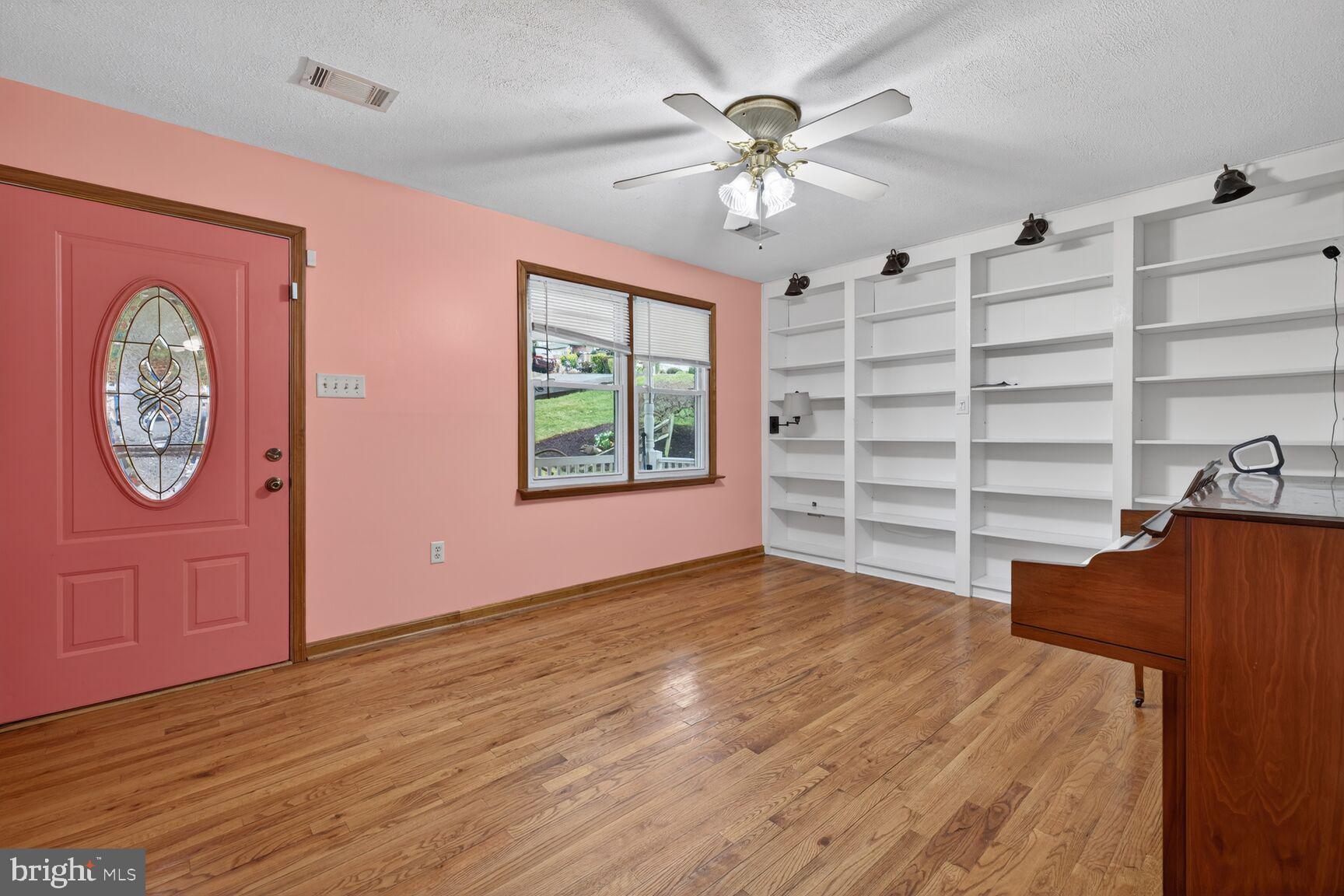505 4th Avenue Brunswick, MD 21716 - Photo 5 of 54
