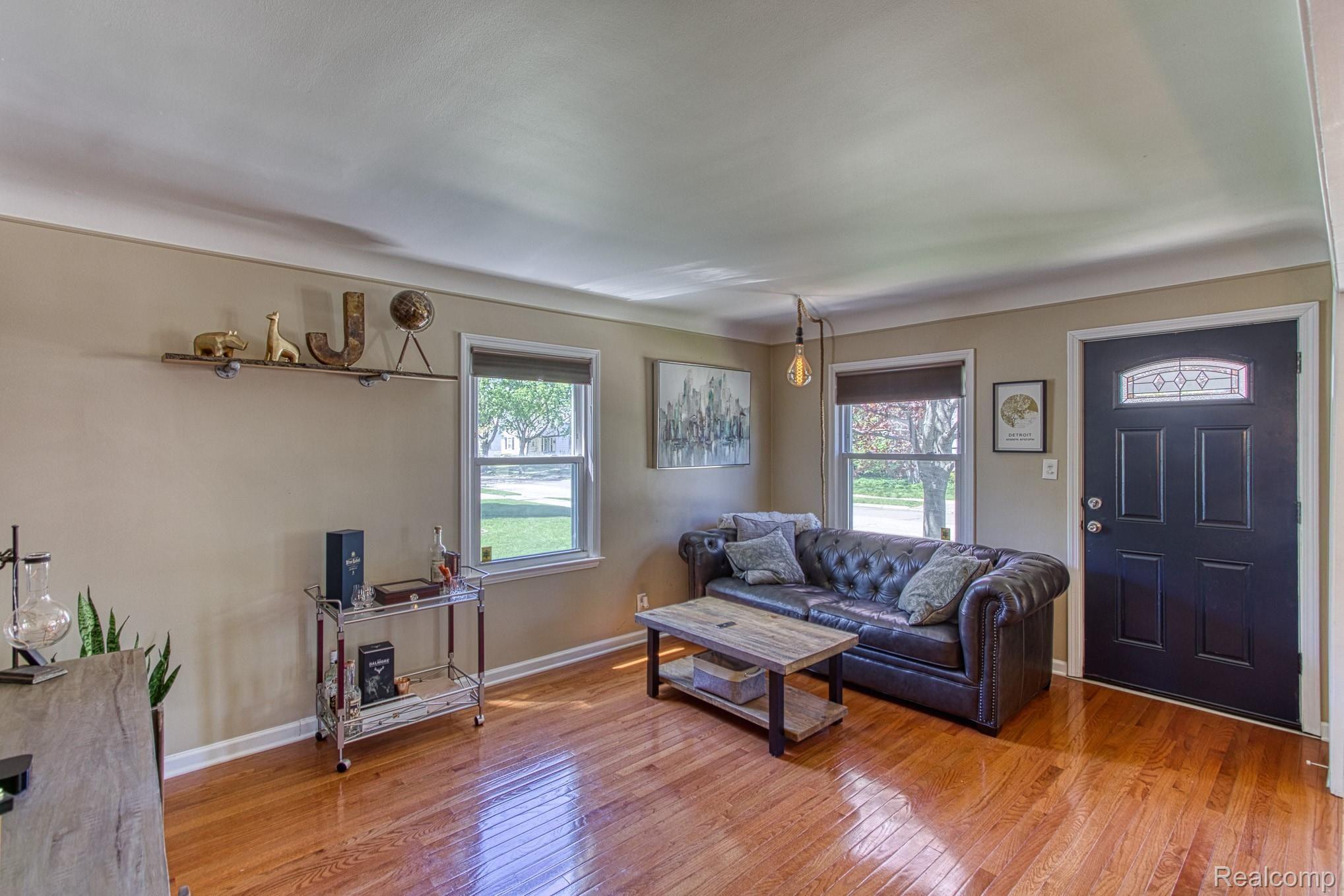 1369 Princeton Road Berkley, MI 48072 - Photo 3 of 38 3 Living Room.jpg