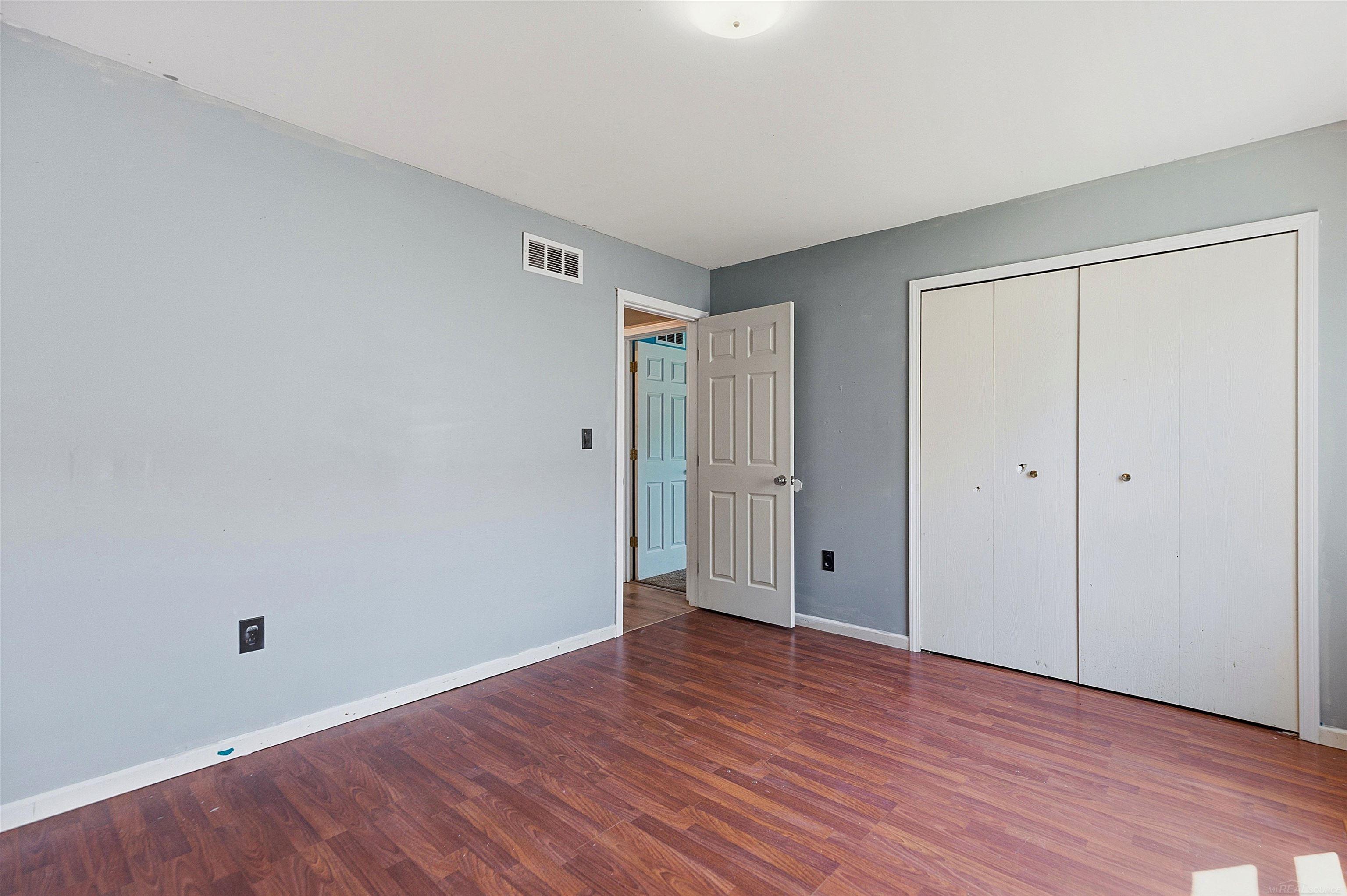 51613 Sass Road New Baltimore, MI 48047 - Photo 16 of 40