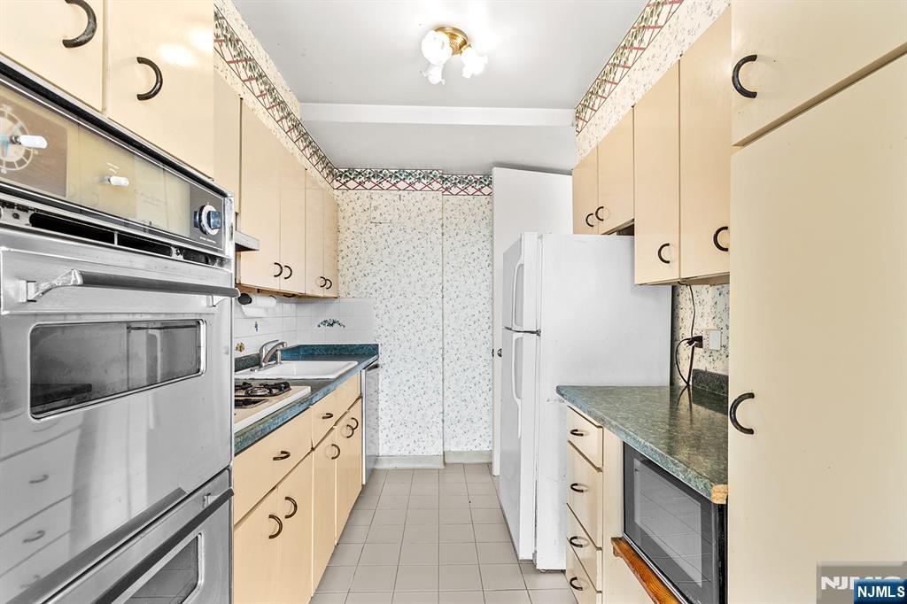 1 Horizon Road, Unit G2 Fort Lee, NJ 07024 - Photo 10 of 27