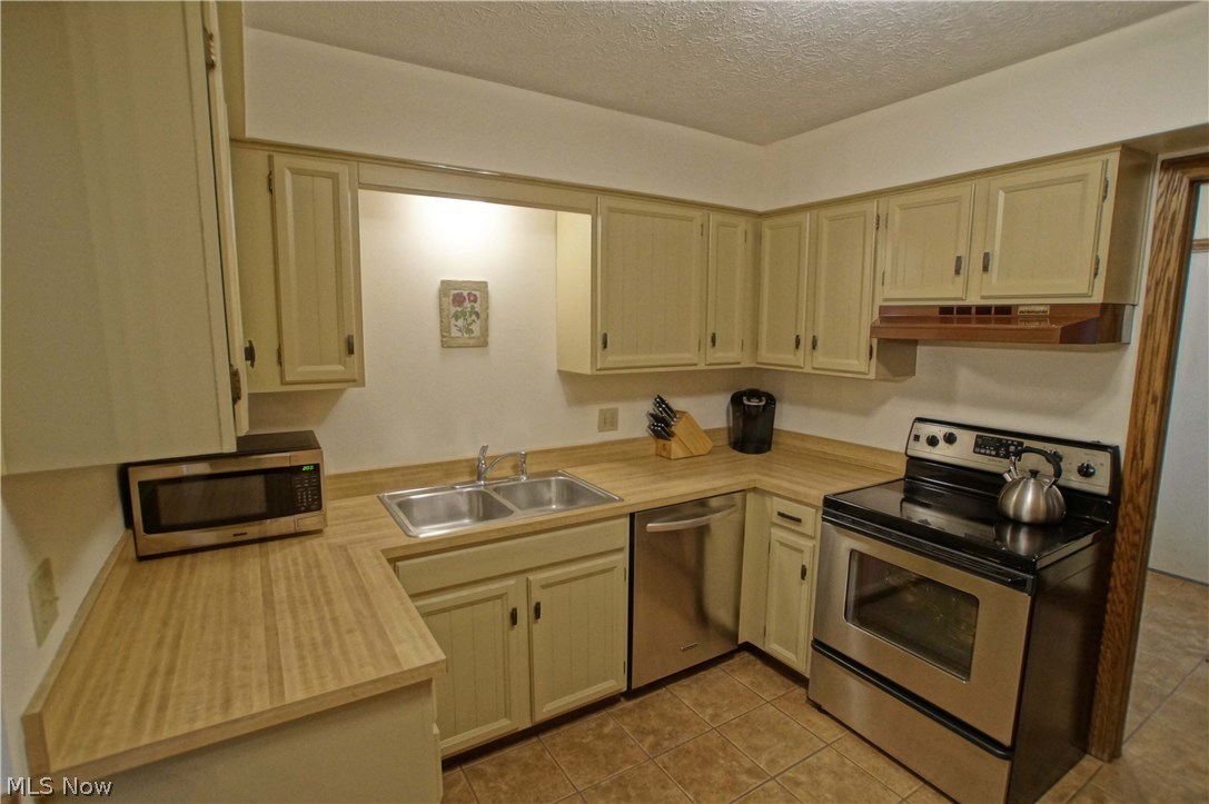 8317 Midland Road Mentor, OH 44060 - Photo 6 of 25 Gallery Image 6