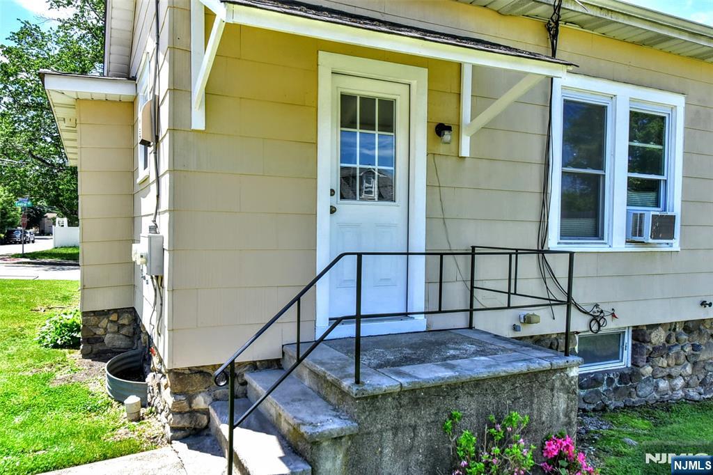 52 Central Avenue Butler, NJ 07405 - Photo 14 of 34