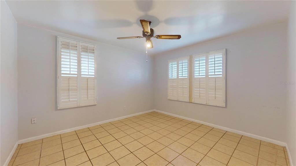 121 North Seminole Avenue Inverness, FL 34450 - Photo 23 of 47 a view of an empty room and window