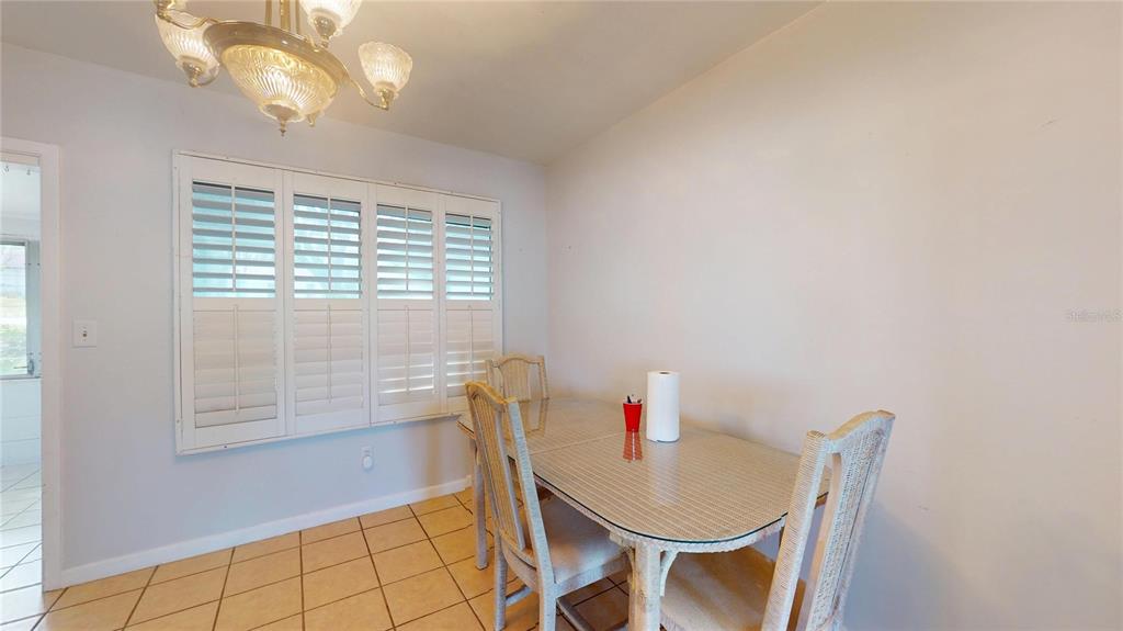 121 North Seminole Avenue Inverness, FL 34450 - Photo 5 of 47 a dining room with furniture and window