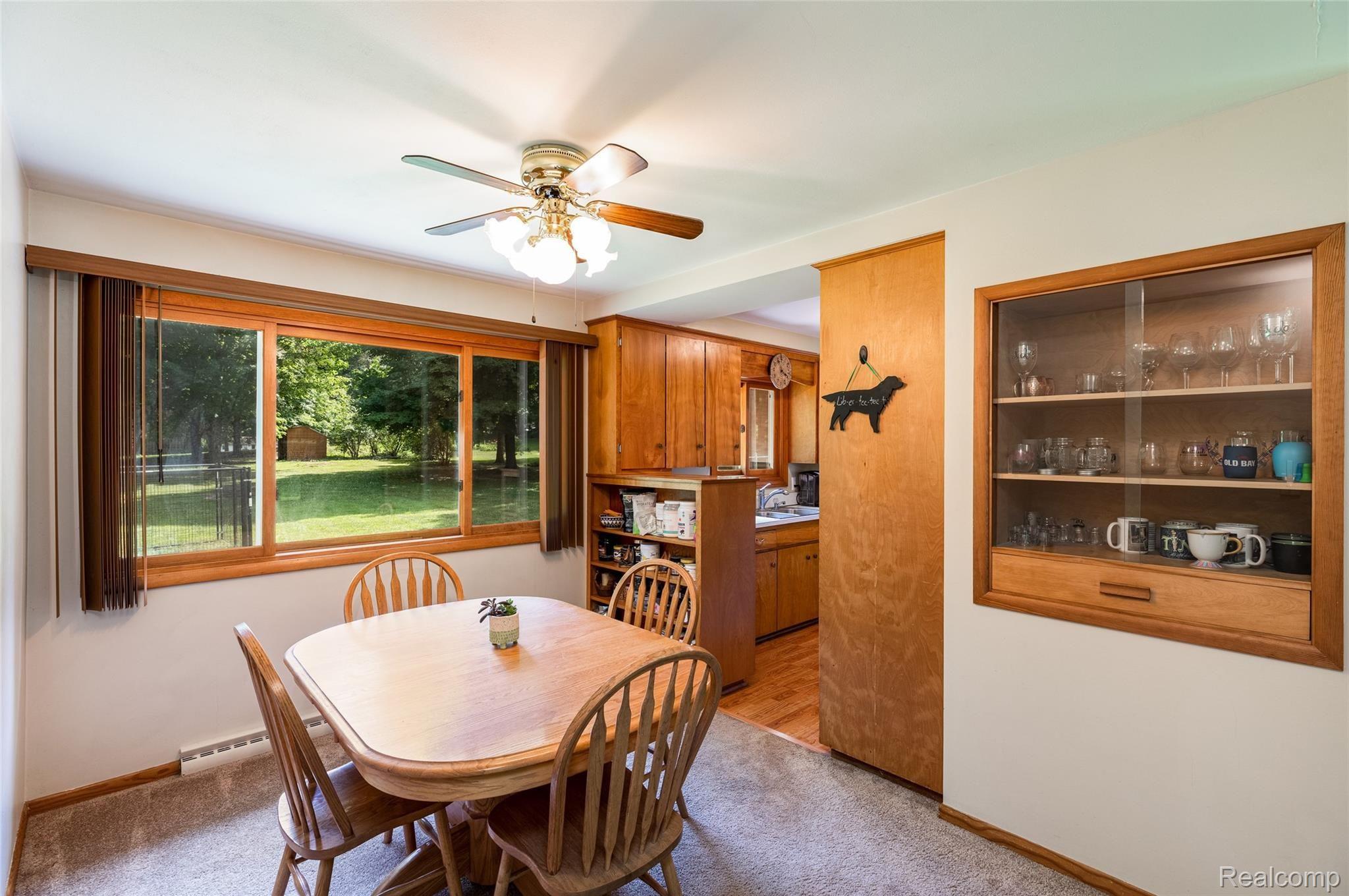 755 West Livingston Road Highland, MI 48357 - Photo 9 of 35 15.Dining