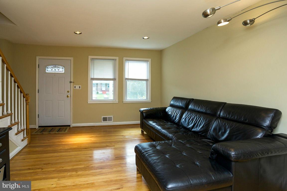 8318 Edgedale Road Baltimore, MD 21234 - Photo 5 of 30 Spacious living room