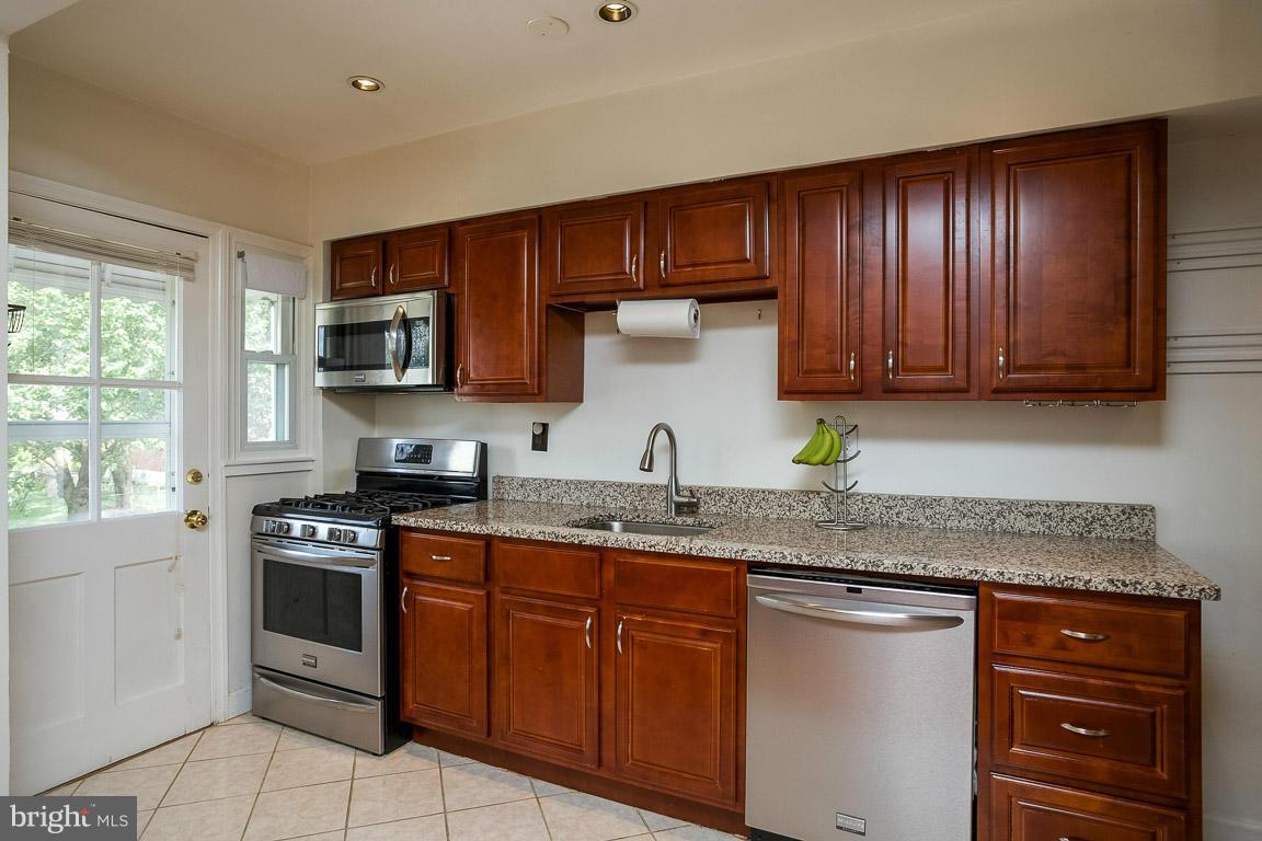 8318 Edgedale Road Baltimore, MD 21234 - Photo 10 of 30 Renovated kitchen