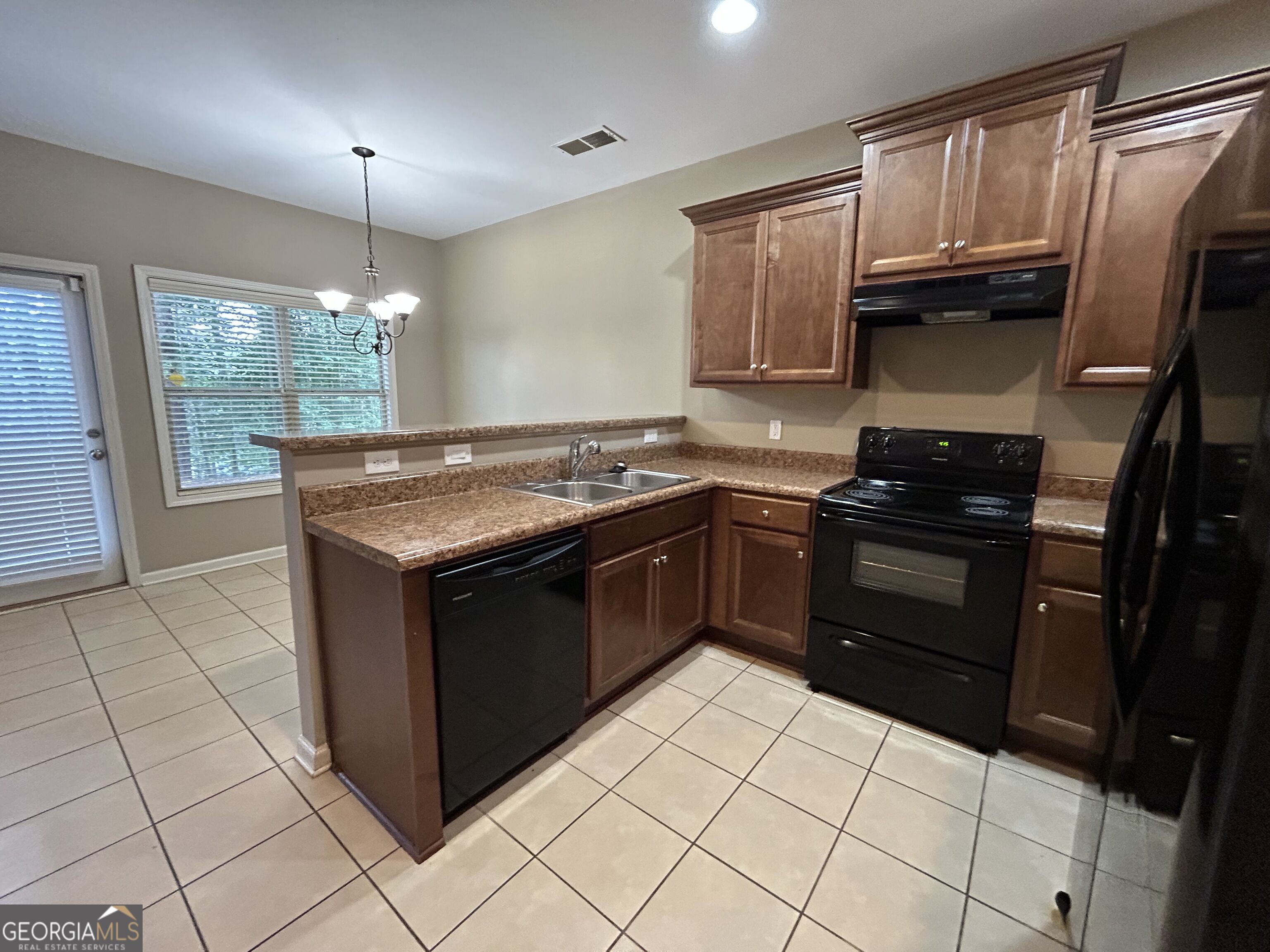 607 Summit Point Canton, GA 30114 - Photo 3 of 17 Gallery Image 3