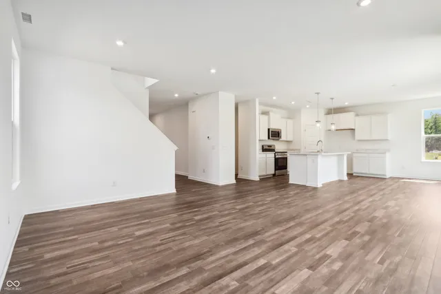 $298,999 | 1840 12 Oaks Drive, Shelbyville, IN 46176