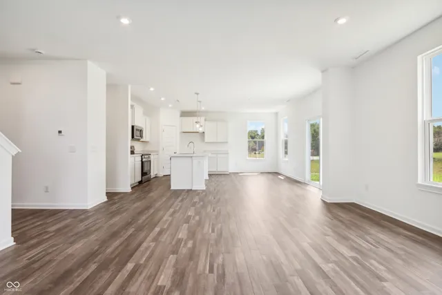 $298,999 | 1840 12 Oaks Drive, Shelbyville, IN 46176