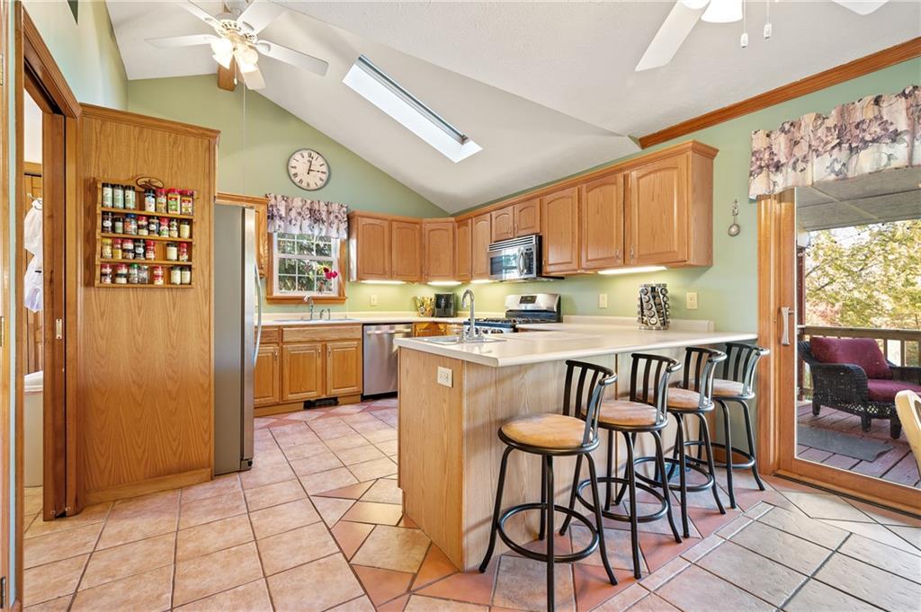 2352 Rochester Road Pittsburgh, PA 15237 - Photo 3 of 25 Gallery Image 3