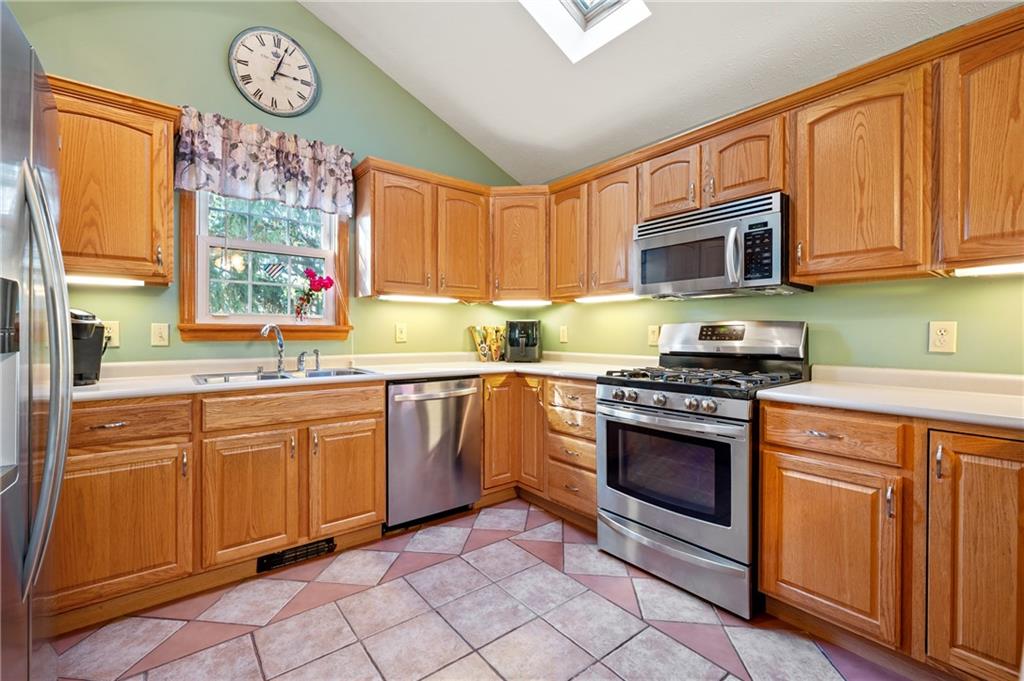 2352 Rochester Road Pittsburgh, PA 15237 - Photo 10 of 25 Gallery Image 10