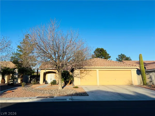 $420,000 | 6208 Shadow Oak Drive, North Las Vegas, NV 89031