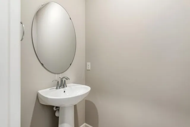 $2,895 | 9296 4th Street North, Lake Elmo, MN 55042