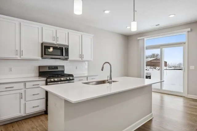 $2,895 | 9296 4th Street North, Lake Elmo, MN 55042