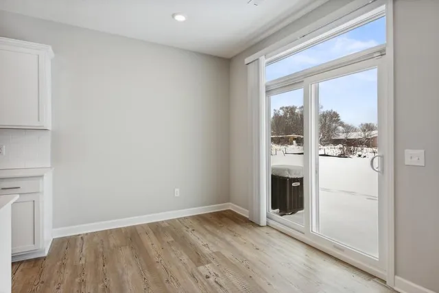 $2,895 | 9296 4th Street North, Lake Elmo, MN 55042