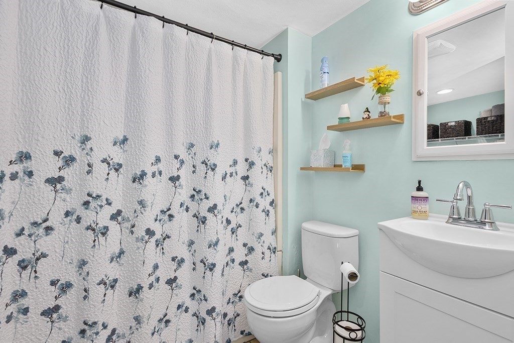 28 Deanville Road Attleboro, MA 02703 - Photo 11 of 37