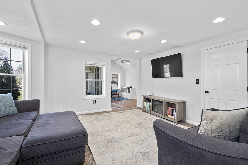 28 Deanville Road Attleboro, MA 02703 - Photo 15 of 37