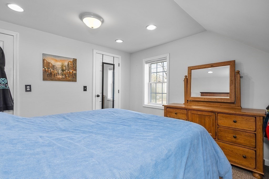 28 Deanville Road Attleboro, MA 02703 - Photo 22 of 37