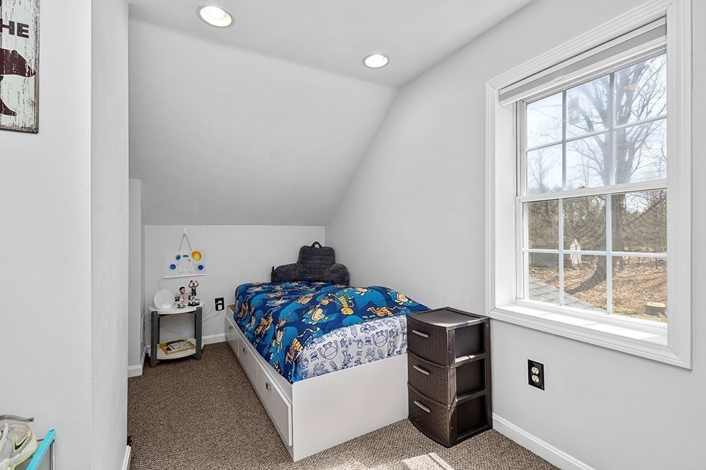 28 Deanville Road Attleboro, MA 02703 - Photo 23 of 37