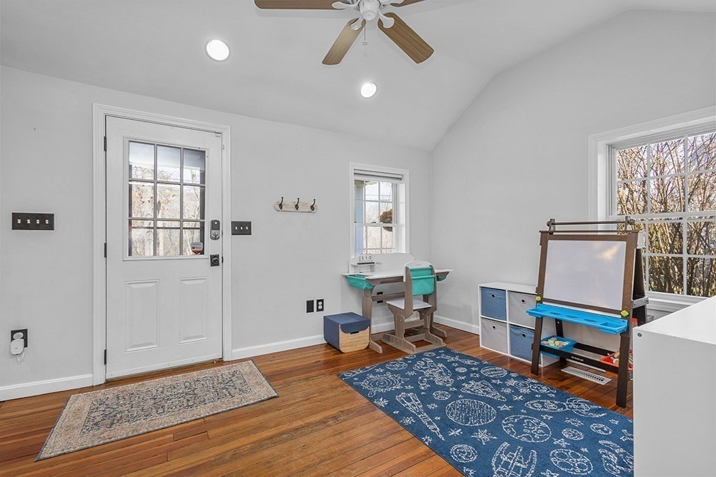 28 Deanville Road Attleboro, MA 02703 - Photo 7 of 37