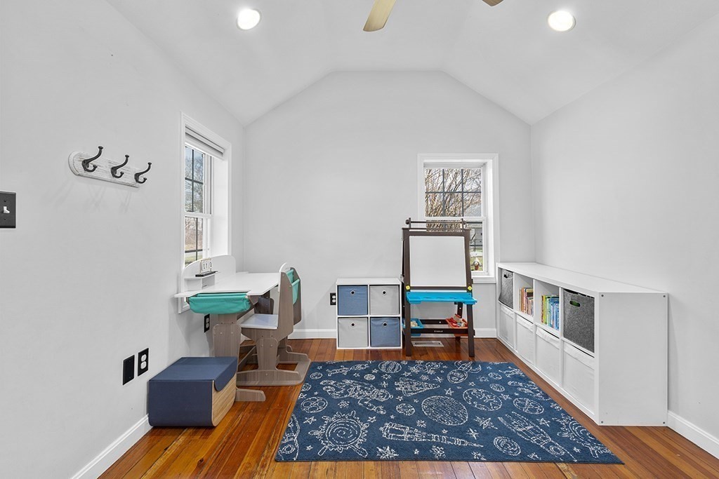 28 Deanville Road Attleboro, MA 02703 - Photo 8 of 37