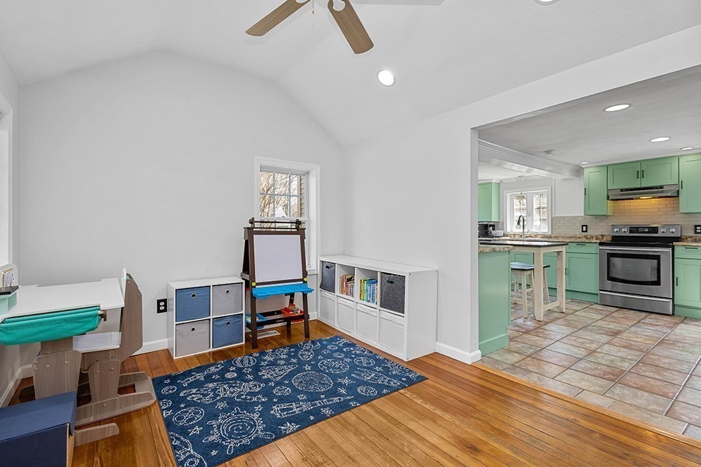 28 Deanville Road Attleboro, MA 02703 - Photo 9 of 37