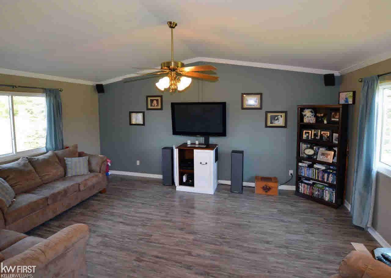 3468 West Ray Road Grand Blanc, MI 48439 - Photo 7 of 32 21297836-6.JPG