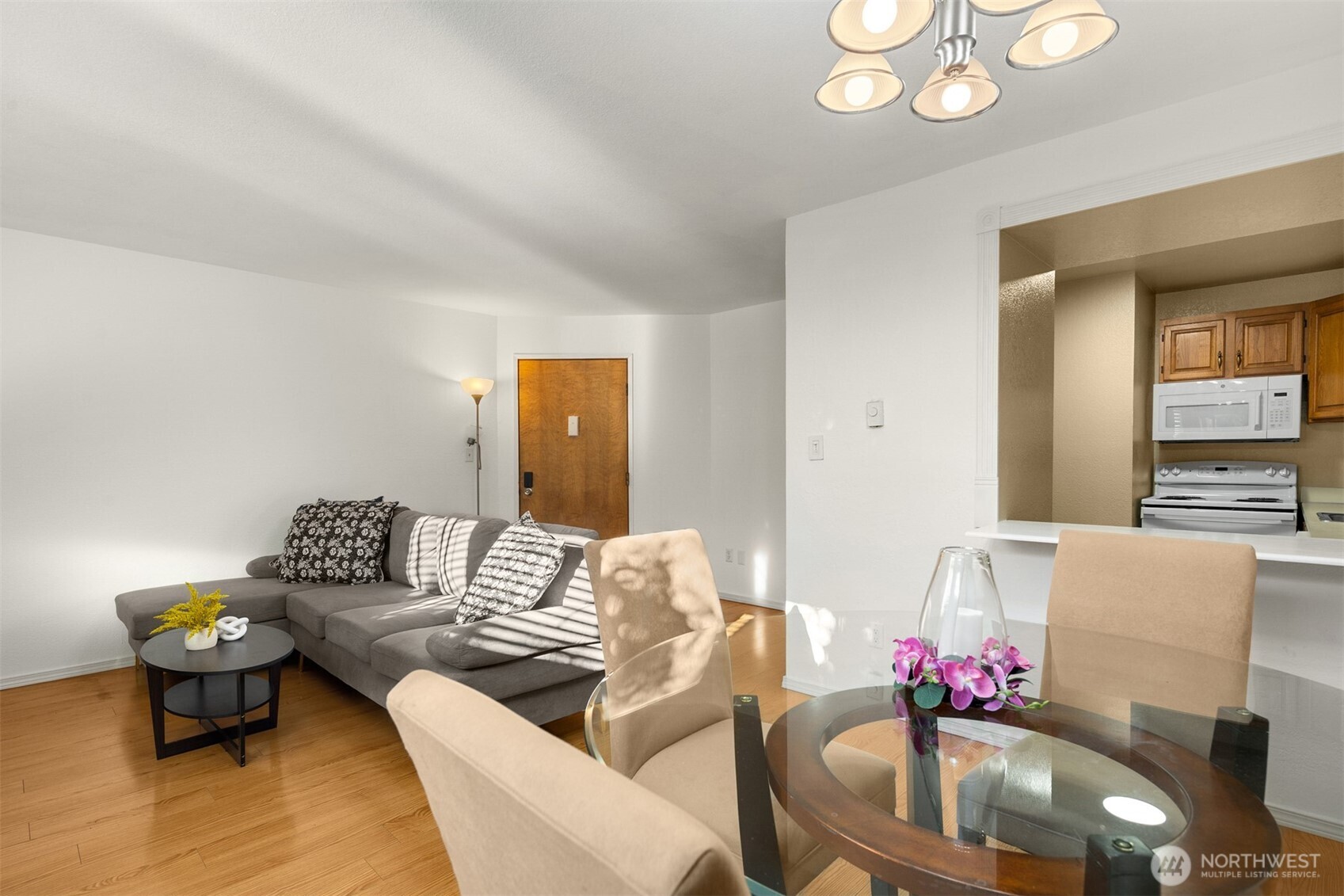 3024 Northeast 143rd Street, Unit 103 Seattle, WA 98155 - Photo 3 of 24