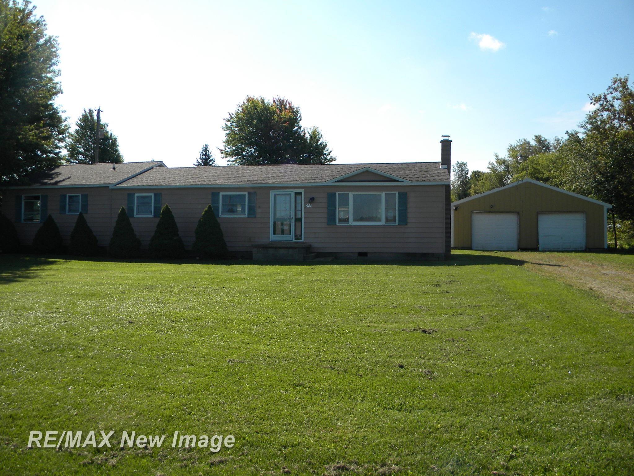 266 East Henderson Road Owosso, MI 48867 - Photo 2 of 20 50125339-1.JPG