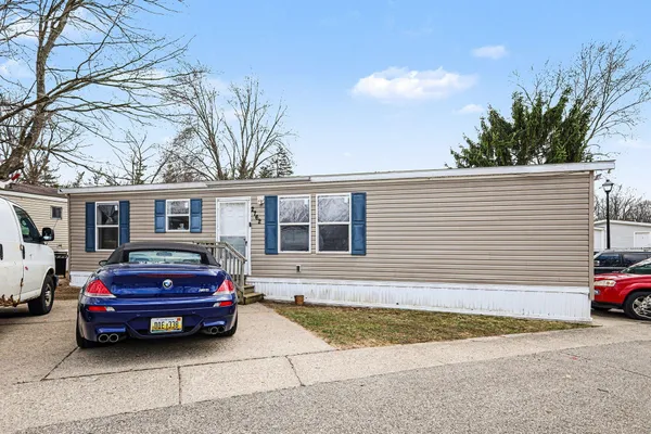 $115,000 | 2762 Regina Street Southwest, Unit 338, Wyoming, MI 49519